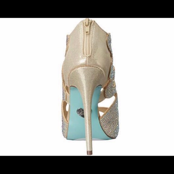 Betsey Johnson Blue Collection - Picture 3 of 6